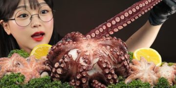 7 шокирующих блюд — животных едят живыми