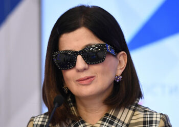 Первая фотосессия Дианы Гурцкой без очков произвела фурор. Фото