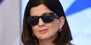 Первая фотосессия Дианы Гурцкой без очков произвела фурор. Фото