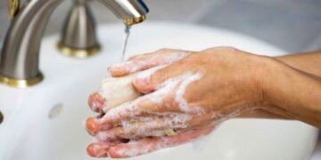 Может ли быть заразным мыло в общественном туалете