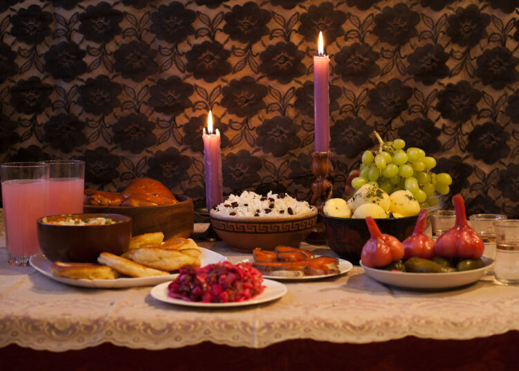 Почему на поминках ни в коем случае нельзя есть вилками