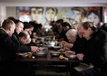 Почему зэки никогда не желают друг другу приятного аппетита