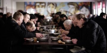 Почему зэки никогда не желают друг другу приятного аппетита