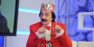 Как живет и чем занимается волшебник Амаяк Акопян (спойлер: грустно)