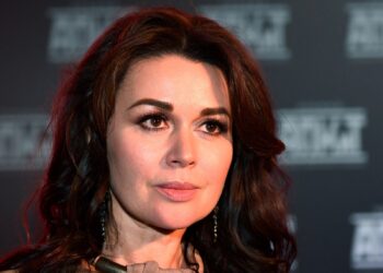 Кожа у Заворотнюк как печеное яблоко: гример раскрыла подробности состояния актрисы