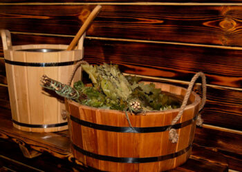 Зачем на Руси невестка обязательно ходила со свекровью в баню до свадьбы