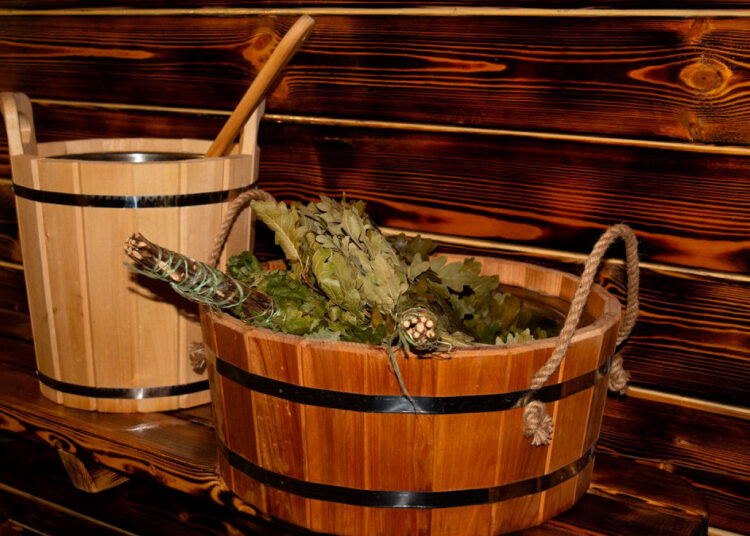 Зачем на Руси невестка обязательно ходила со свекровью в баню до свадьбы