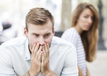 Мужчина увидел свою жену без макияжа и объявил о разводе