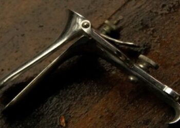 Мужчина решил продать дедову «ложку для мороженого» и наткнулся на семейную тайну