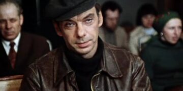 Мало кто замечает эту деталь в комнате Гоши в фильме «Москва слезам не верит»