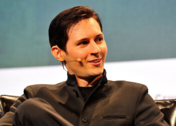 Откуда основатель ВКонтакте Дуров пересадил волосы на свою лысеющую голову. Фото