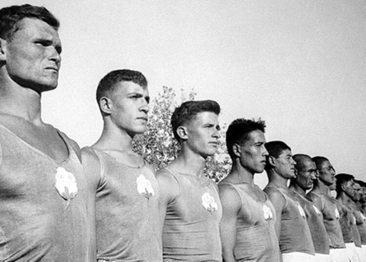 Почему советские мужчины выглядели как профессиональные спортсмены