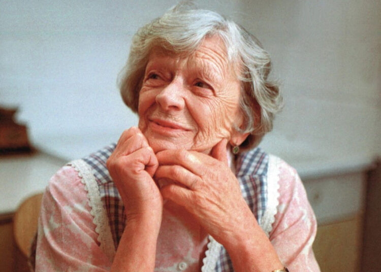 Страстная Пельтцер: какую бурную жизнь вела главная кинобабушка СССР