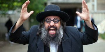 Евреи ложатся в могилы и возлагают к ним камни: этот и другие странные обычаи