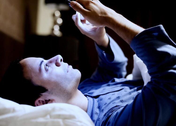 Парень был в шоке, когда наткнулся на странные фото в телефоне своей девушки