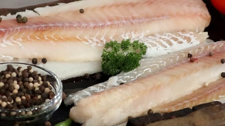 Что будет, если сварить минтай в огуречном рассоле