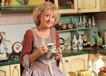 Куда пропала бессменная ведущая «Аншлага» Регина Дубовицкая