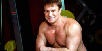 Как Шифрин умудряется так выглядеть: разоблачение престарелого качка