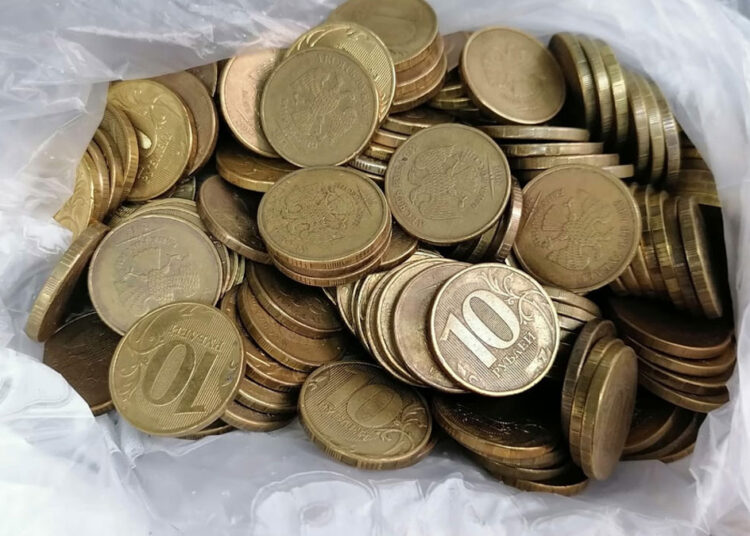 Как сдать накопившуюся мелочь в банк без комиссии
