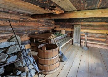 Какое наказание на Руси ждало мужчину, попавшего в женскую баню