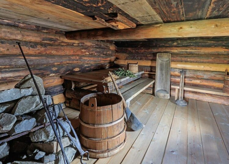 Какое наказание на Руси ждало мужчину, попавшего в женскую баню