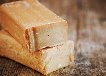 Старый советский ГОСТ: вспомним о полезных свойствах хозяйственного мыла