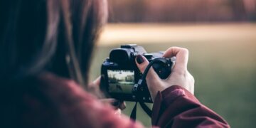 Женщина сфотографировала дочь и спасла ее от смертельной опасности