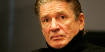 «Закашлялся»: друзья описали последние дни умирающего Абдулова