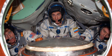 Едва не остался на орбите: советский космонавт улетал из одной страны, вернулся в другую