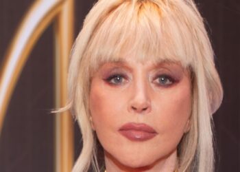 Пугачева увеличила губы