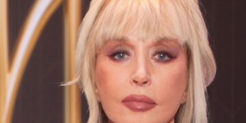 Пугачева увеличила губы