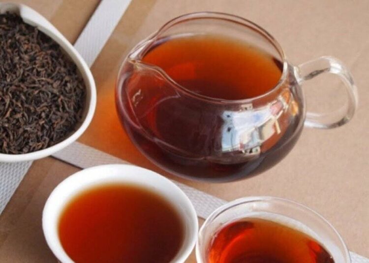 Почему ни в коем случае нельзя надолго оставлять на столе заваренный чай