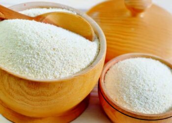 Для чего в прежние времена бабушки клали гвозди в манную крупу