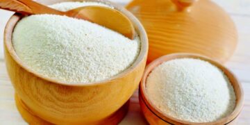 Для чего в прежние времена бабушки клали гвозди в манную крупу