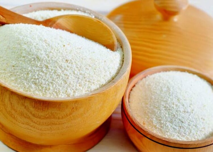 Для чего в прежние времена бабушки клали гвозди в манную крупу