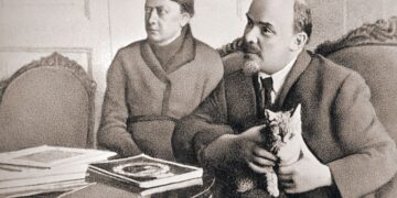 Вовсе не синий чулок: с кем крутила романы Крупская, будучи замужем за Лениным