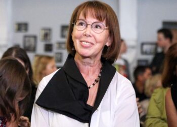 Три брака и онкология: непростая судьба Евгении Симоновой