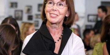 Три брака и онкология: непростая судьба Евгении Симоновой