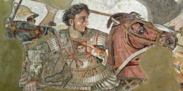 Почему некоторые историки считают, что Александра Македонского закопали заживо