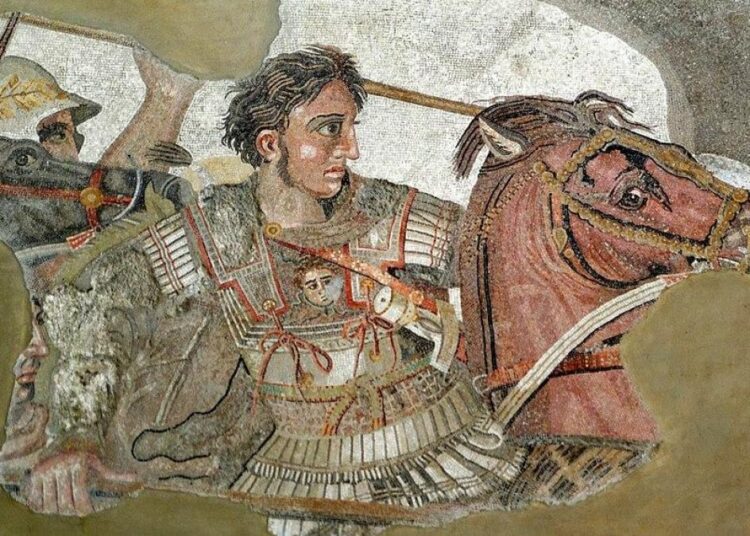 Почему некоторые историки считают, что Александра Македонского закопали заживо