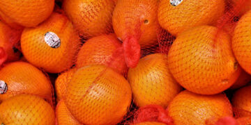 Апельсины в красной сетке: неожиданное объяснение хитрой уловки супермаркетов