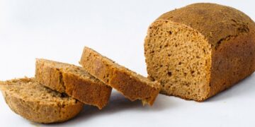 Правда или вымысел: суеверия о хлебе, соли, фотографиях и часах