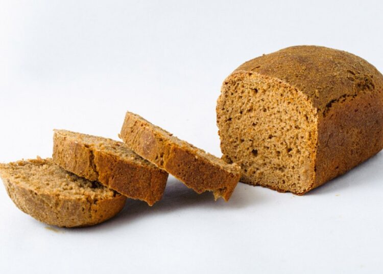 Правда или вымысел: суеверия о хлебе, соли, фотографиях и часах