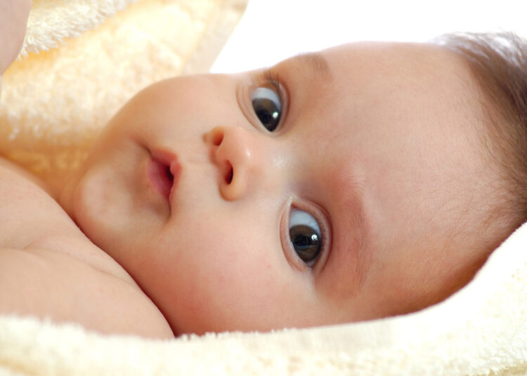 Почему не стоит выкладывать в соцсетях фотографии даже самых красивых младенцев
