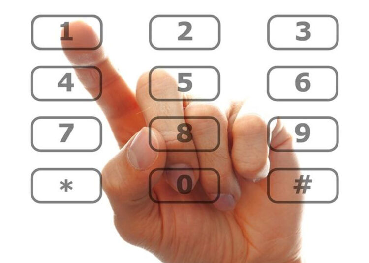 Кто придумал заменить цифру 8 в российском телефоне на странное и непонятное «+7»