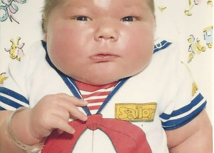 Как сейчас живет малыш, который родился весом более 7 кг