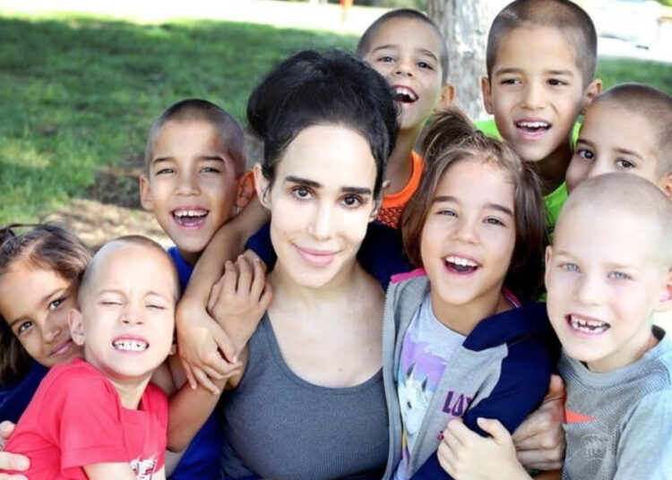 Как сейчас живет и как выглядит Надя Сулейман, родившая восьмерняшек