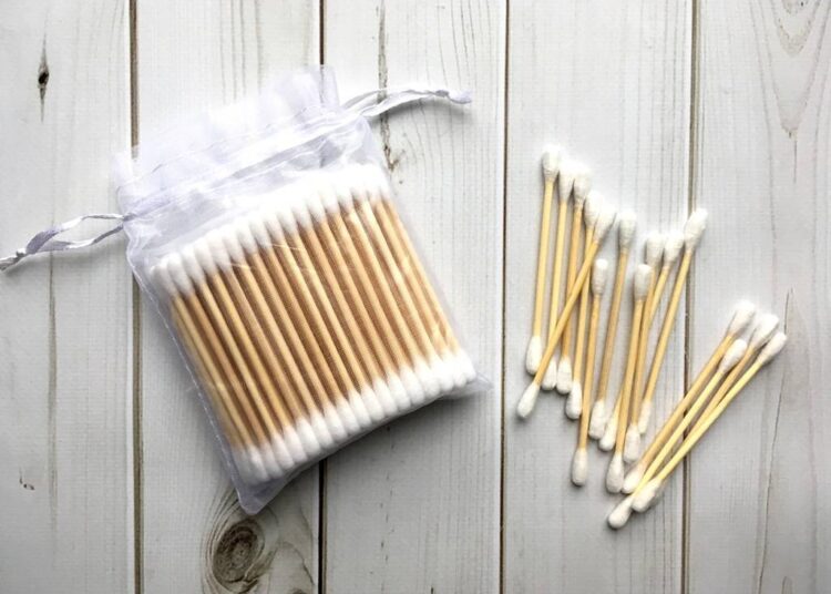 Почему врачи так ненавидят ушные палочки, которые сейчас есть практически в каждом доме