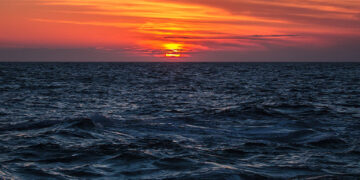 Почему турки обожают Средиземное море, а Черное недолюбливают