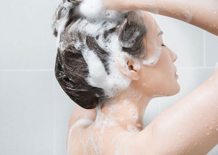 Поклонники не узнали: Бабкина показала, какой была до пластики. Фото